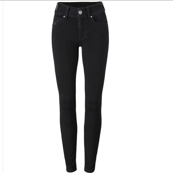 CAbi Denim - Cabi Cinch Skinny in Black